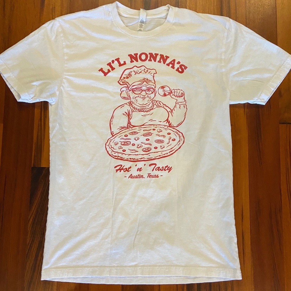 Lil Nonna's Austin Texas tshirt size medium
